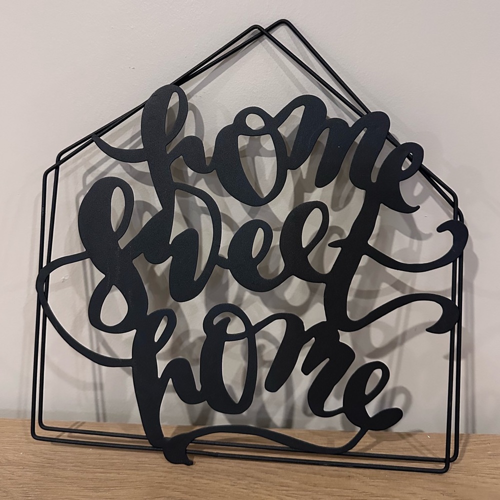 Black Metal 'Home Sweet Home' Wall Decor